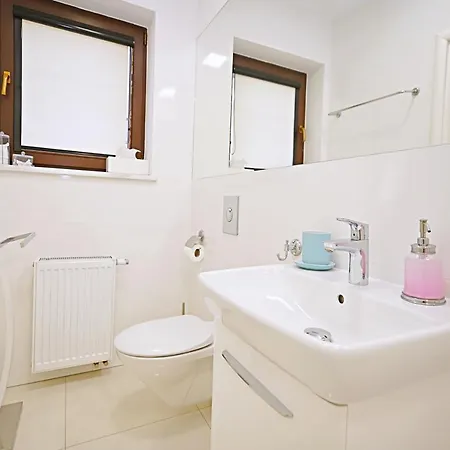 Victus Sunny With Parking By Renters * Sopot