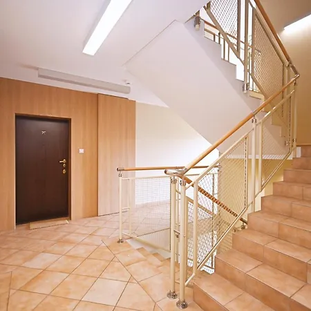 Victus Sunny With Parking By Renters Apartament