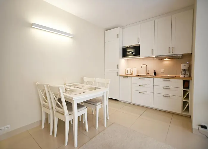 Victus Apartamenty, Cadena